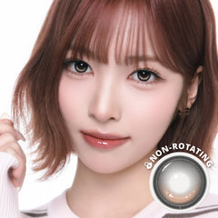 Model wearing I-SHA One Pick Dear One Brownie Korean monthly colored contact lens
