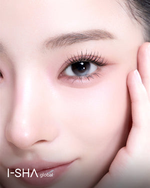 Korean beauty model wearing I-SHA REBORN Hue Ice Yaya monthly colored contact lens