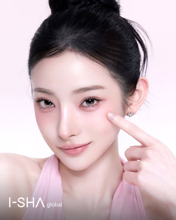 I-SHA REBORN Hue Rosy Valenti Korean monthly colored contact lens in a natural everyday look